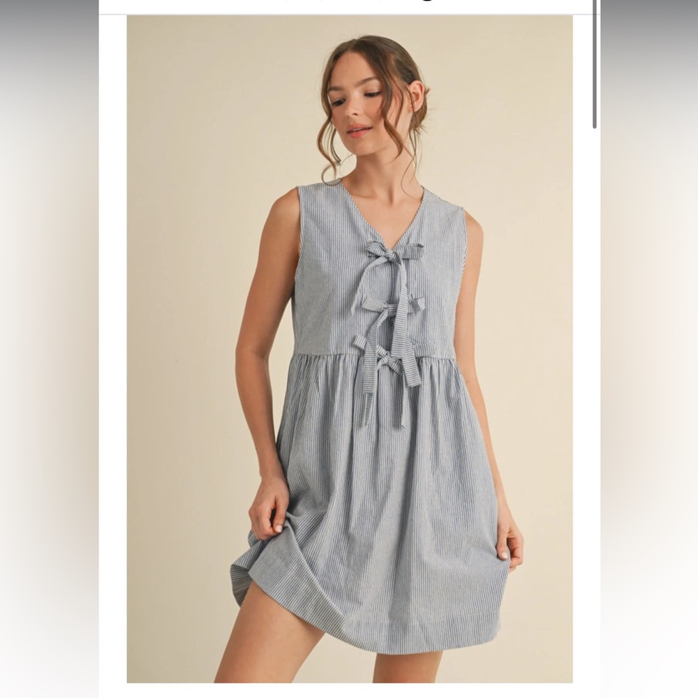 JODIFL Navy & White Stripe Tie Front V Neck Dress - L
